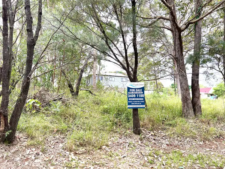 13 Bradman St, Russell Island QLD 4184