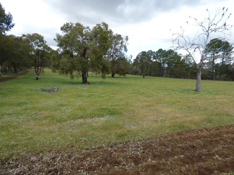 70 Goonaring Rd, Morangup WA 6083