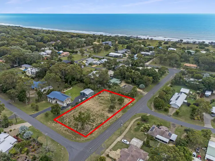 14 Kentia Ave, Moore Park Beach QLD 4670