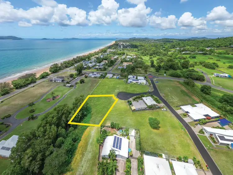 5 Seaview Court, Wongaling Beach QLD 4852