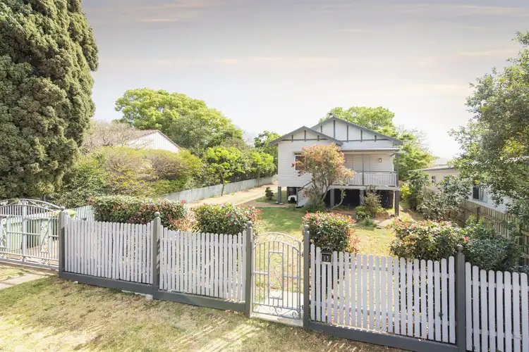 13 Hillside St, Newtown QLD 4350