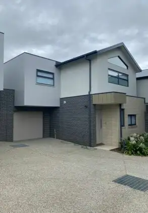 2/110 Hoffmans Road, Essendon VIC 3040