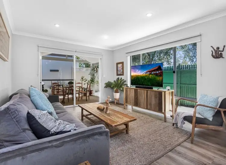 Fifth view of Homely house listing, 11B Aquaviva Cir, Viveash WA 6056