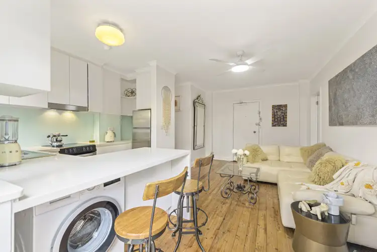 Fifth view of Homely unit listing, Unit 5/17 Elizabeth Bay Rd, Elizabeth Bay NSW 2011