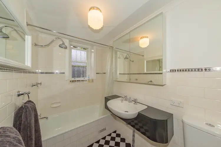 Sixth view of Homely unit listing, Unit 5/17 Elizabeth Bay Rd, Elizabeth Bay NSW 2011