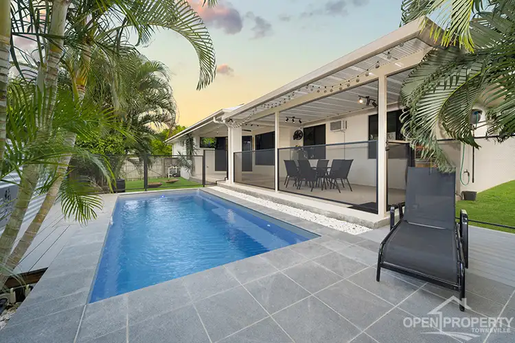 11 Rattray St, Bushland Beach QLD 4818