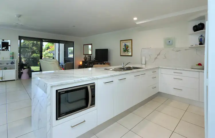 Fifth view of Homely unit listing, Unit 18/4 Bargara Lakes Dr, Bargara QLD 4670