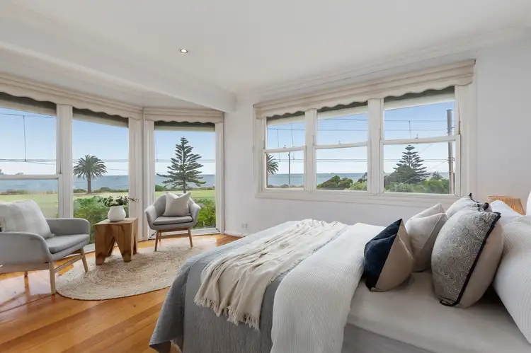7/4 Seaview Ave, Brighton VIC 3186