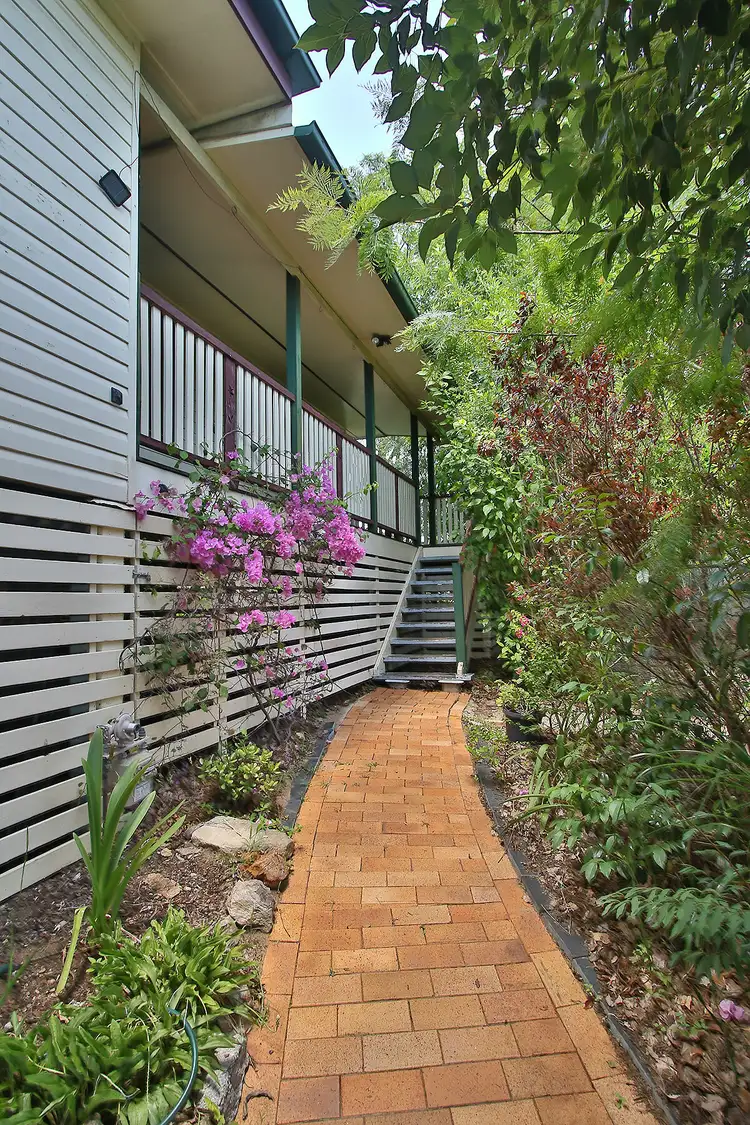 39 Avon St, Leichhardt QLD 4305