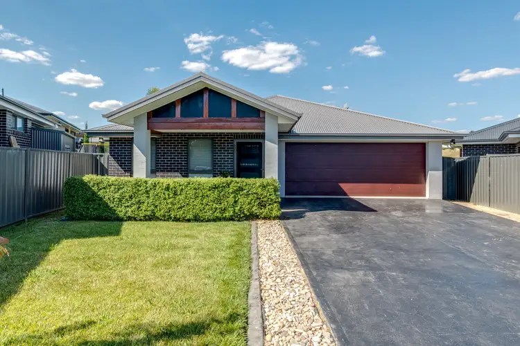 77 Mewburn Dr, Goulburn NSW 2580