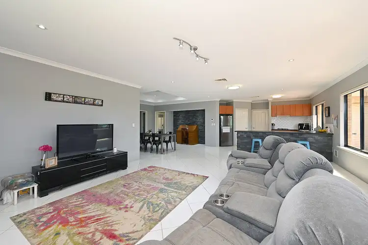 56 Houghton Dr, Carramar WA 6031
