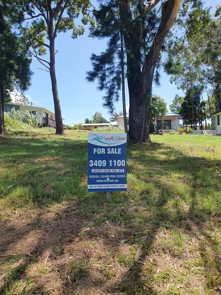 27 Bernborough St, Russell Island QLD 4184