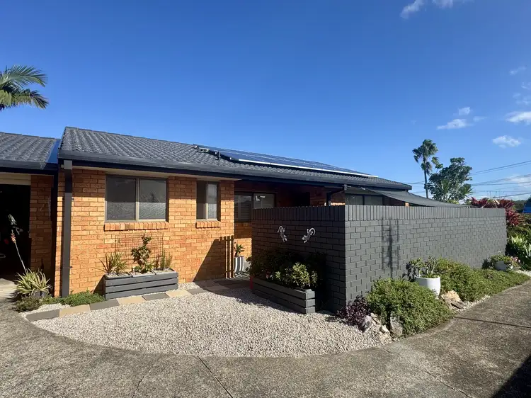 8 Playford Ave
