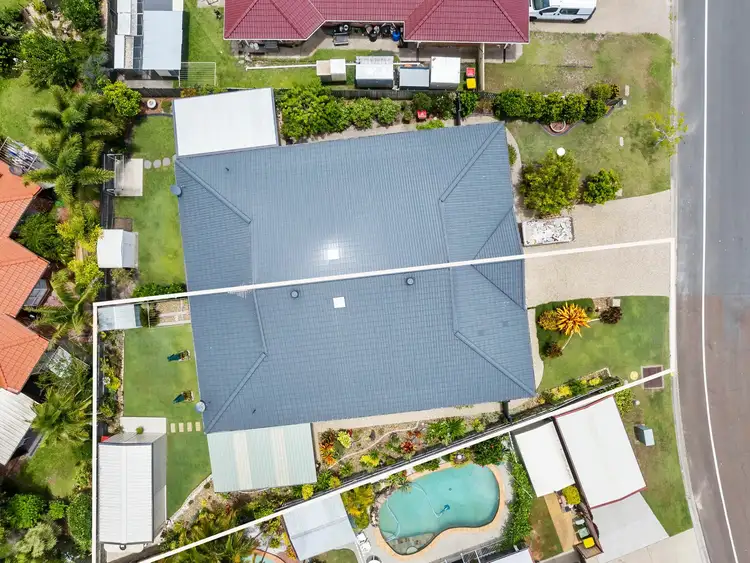 Third view of Homely semi-detached listing, Unit 1/3 Headsail Dr, Banksia Beach QLD 4507