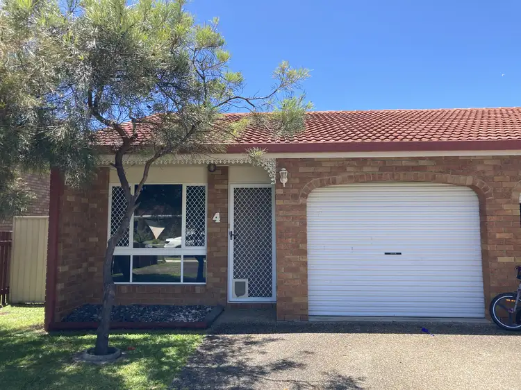 Unit 4/11 Trafalgar Dr, Kippa-ring QLD 4021