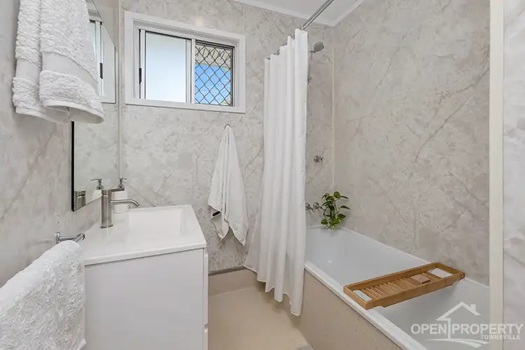 Sixth view of Homely house listing, 2 Blaxland Cres, Vincent QLD 4814