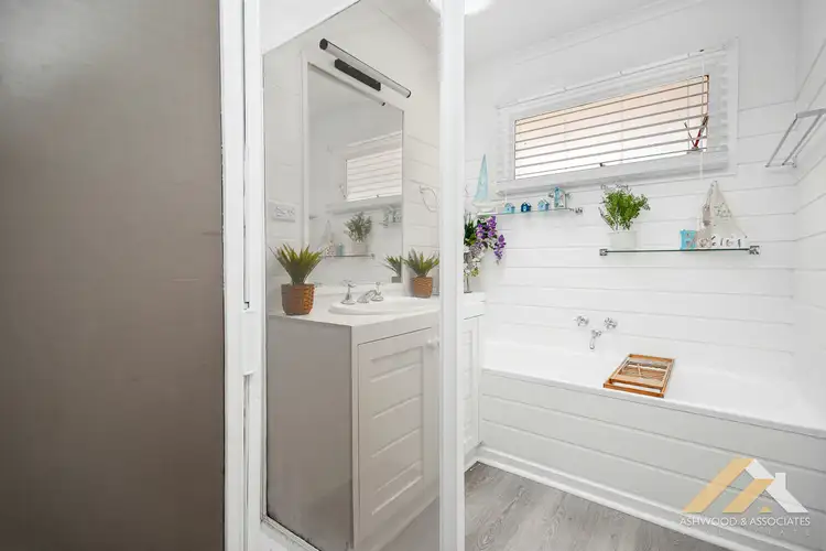 Sixth view of Homely house listing, 35 Hazeldene Cres, Nicholson VIC 3882