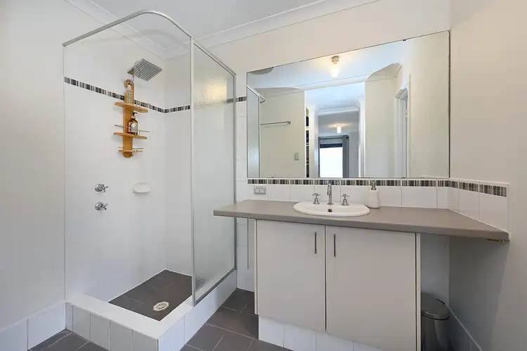 Seventh view of Homely house listing, 220 Golf Links Dr, Carramar WA 6031