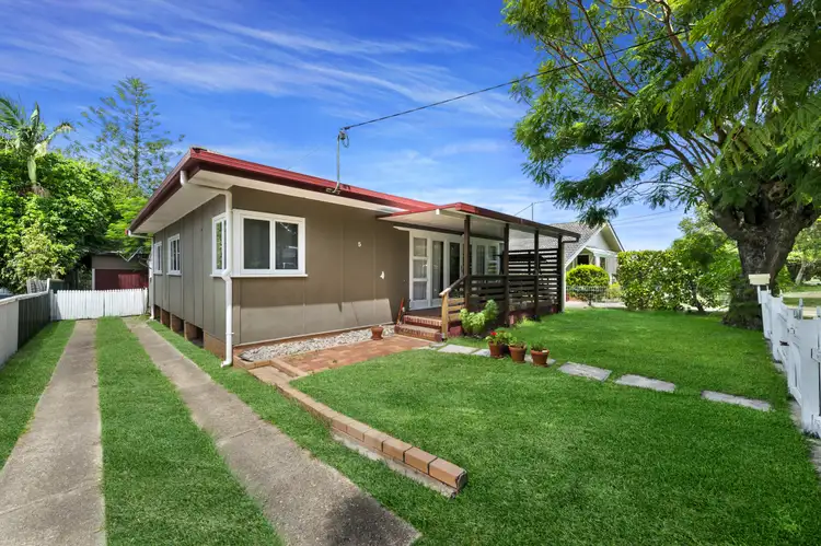 5 Reedy St, Redcliffe QLD 4020