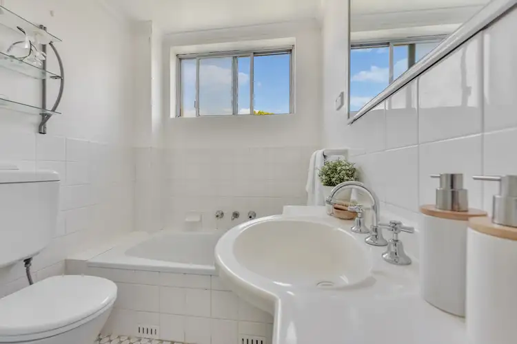 Sixth view of Homely apartment listing, Unit 4/2-6 Banksia St, Dee Why NSW 2099