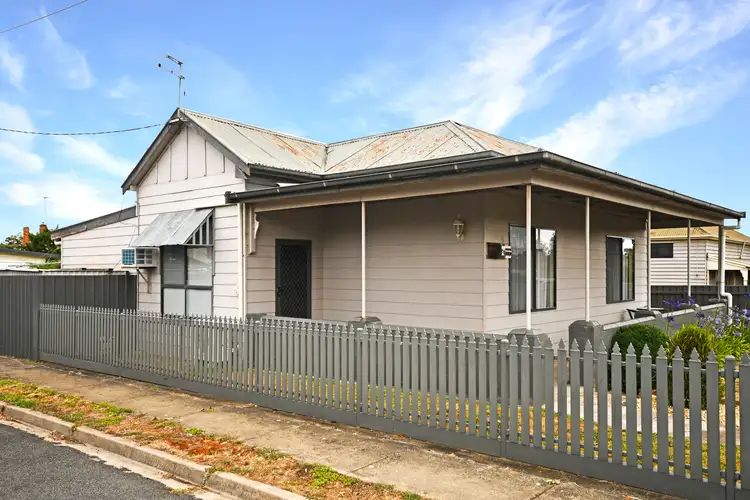 8 Allen Cres, Stawell VIC 3380