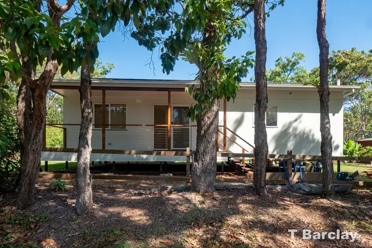 1 Helen Pde, Lamb Island QLD 4184