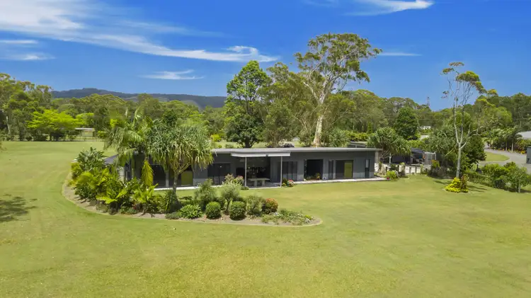 2 Jirrima Cres, Cooroibah QLD 4565