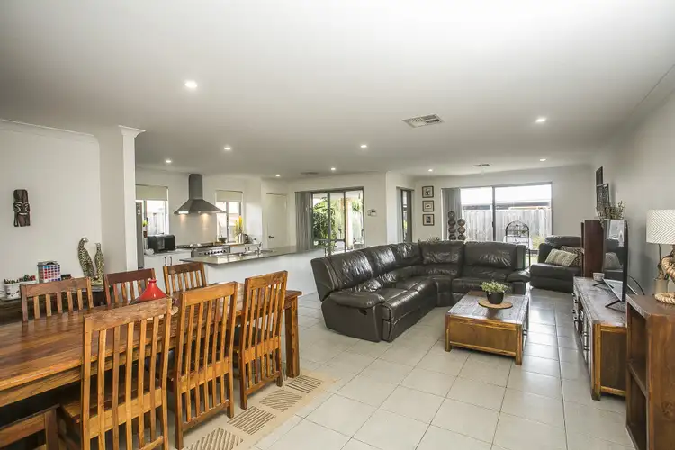 17 Hinxman Dr, Ellenbrook WA 6069