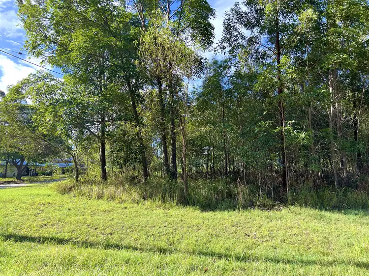 99 South End Rd, Russell Island QLD 4184