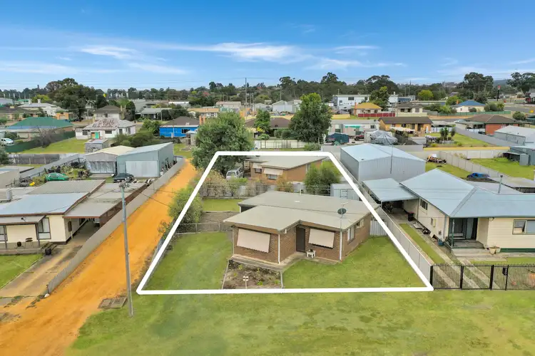 Main view of Homely unit listing, 1 - 2/23 Burgh St, Stawell VIC 3380