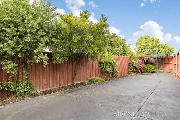 Fourth view of Homely house listing, 5 Karen Court, Avondale Heights VIC 3034