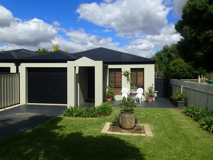 Unit 2/8 Albert St, Corowa NSW 2646