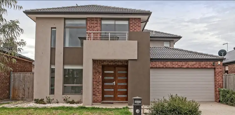 19 Mickleham Dr, Cranbourne North VIC 3977