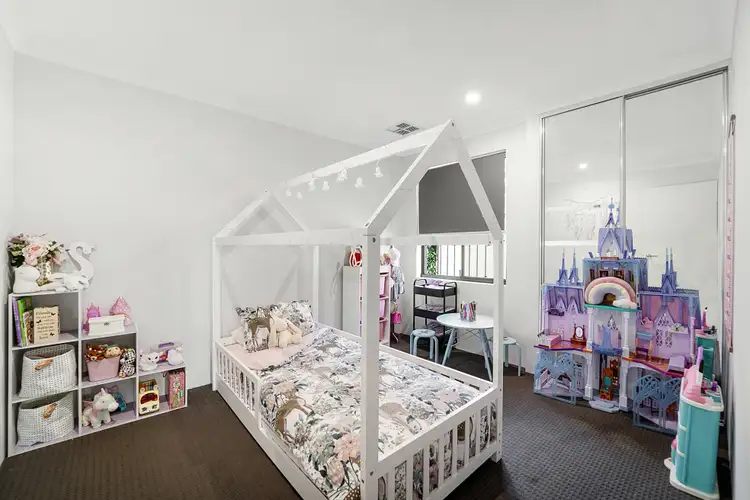 17 Grasmere Way