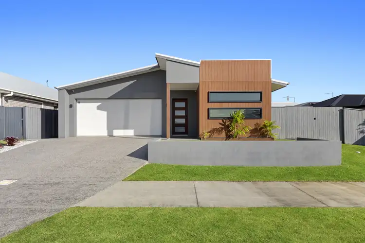 11 Pioneer Way, Palmview QLD 4553