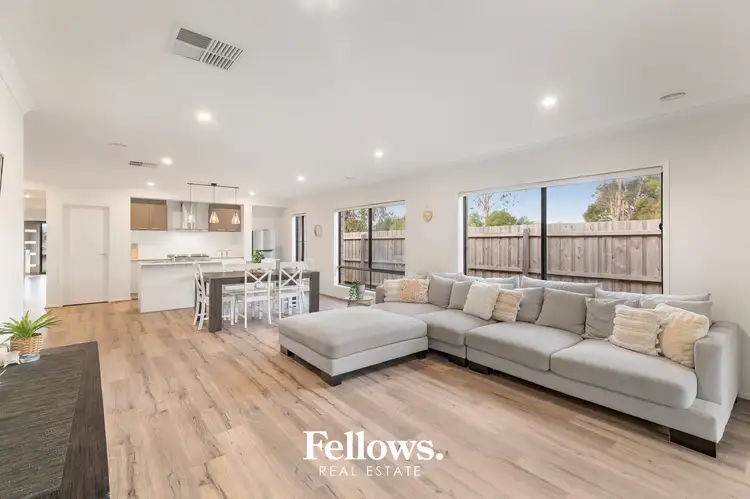 Second view of Homely house listing, 6 Sonnet Way, Drouin VIC 3818