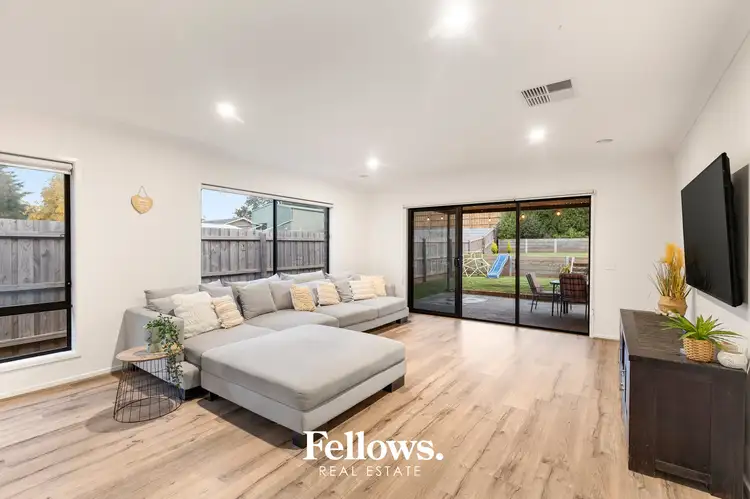Fourth view of Homely house listing, 6 Sonnet Way, Drouin VIC 3818