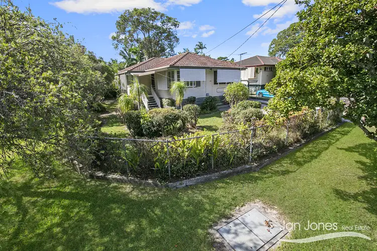 236 Macdonnell Rd, Clontarf QLD 4019