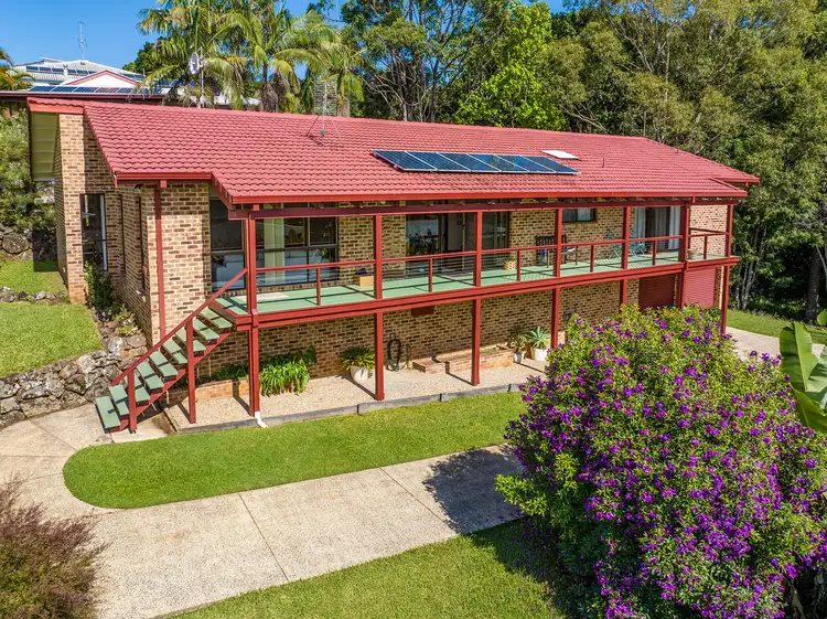 13 Wirruna Ave, Ocean Shores NSW 2483