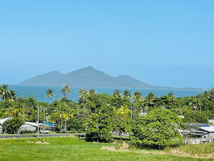 2 Rise Cres, Mission Beach QLD 4852