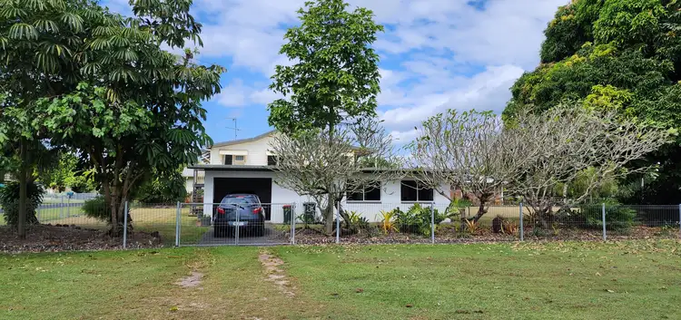 17-19 Panos St, Cardwell QLD 4849