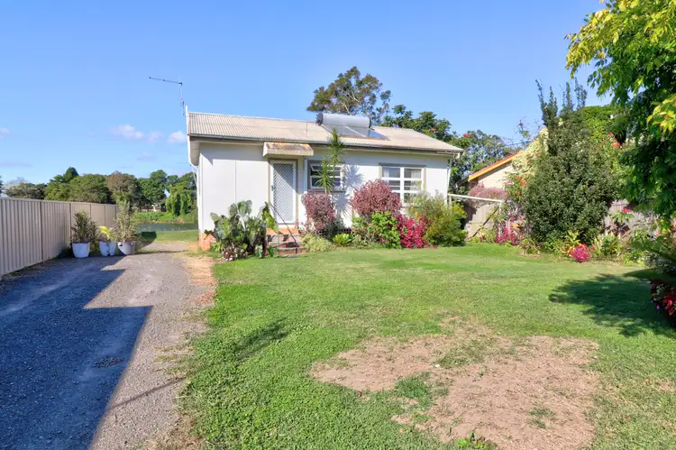 15 Russell Ave, Smithtown NSW 2440