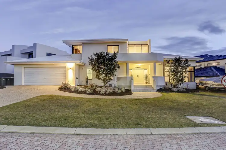 16 Manakoora Rise, Sorrento WA 6020