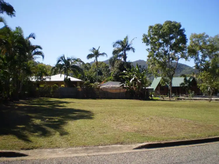 24 Nerita Crescent, Nelly Bay QLD 4819