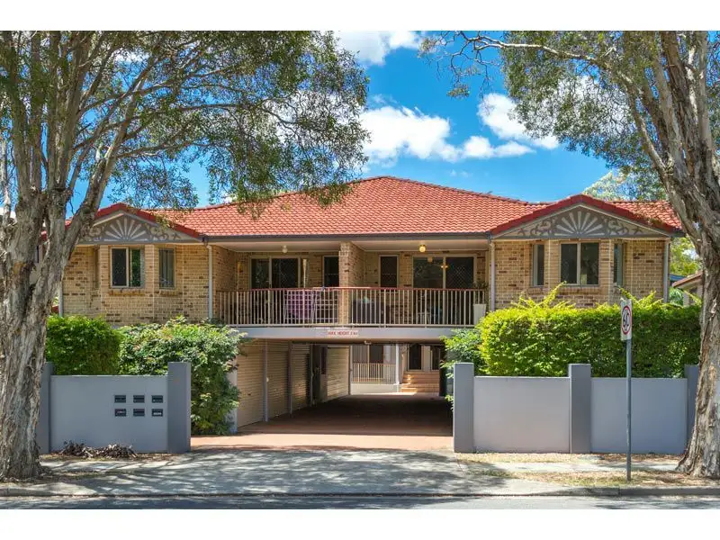 Main view of Homely unit listing, 2//55 Riding Road, Hawthorne QLD 4171