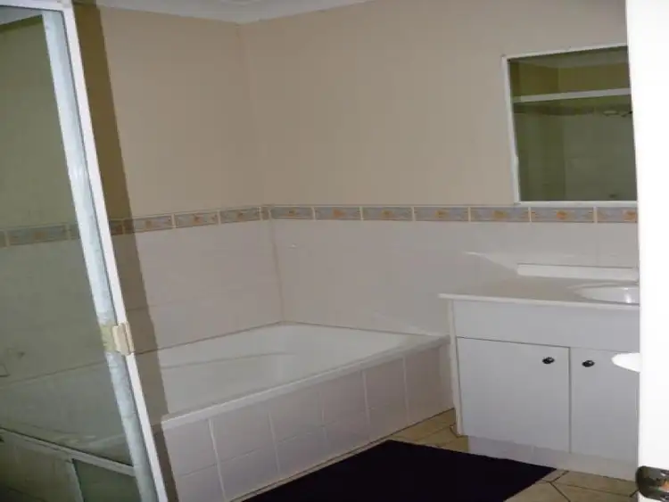 Fifth view of Homely unit listing, 4/38 Billington Street, Labrador QLD 4215