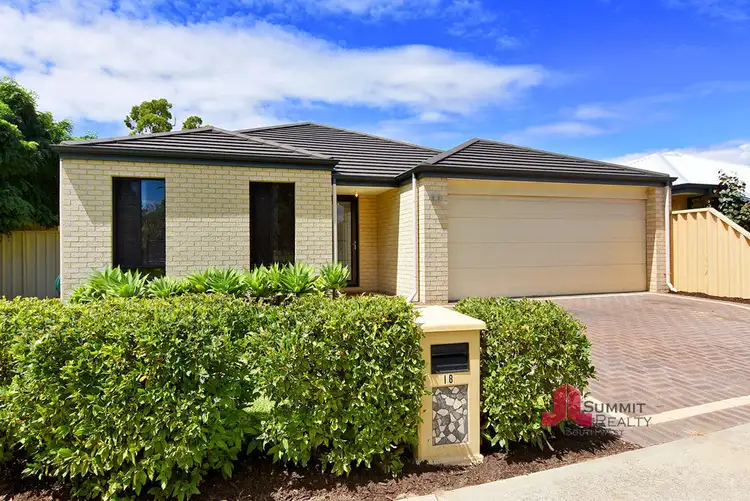 18 Oxley Pass, Dalyellup WA 6230