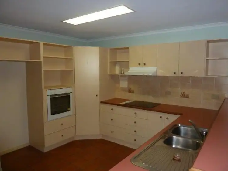 Fifth view of Homely unit listing, Unit 8/87 Ferry Street, Maryborough QLD 4650