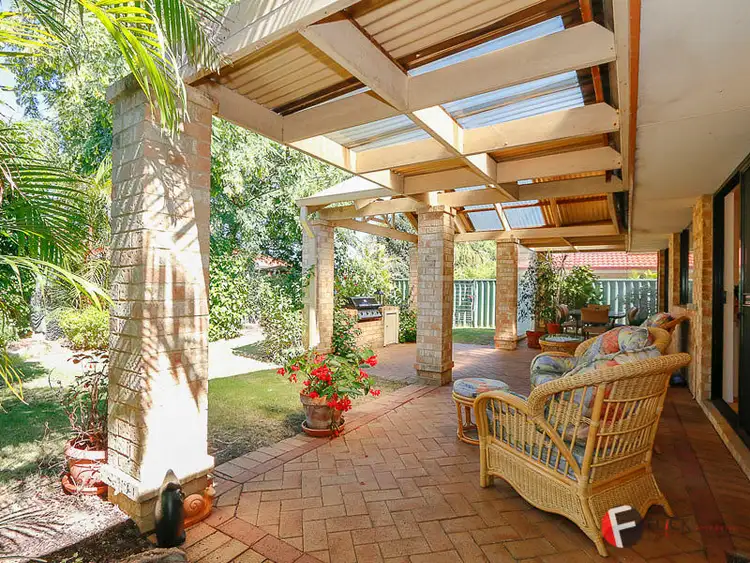 32 Golf Links Drive, Carramar WA 6031