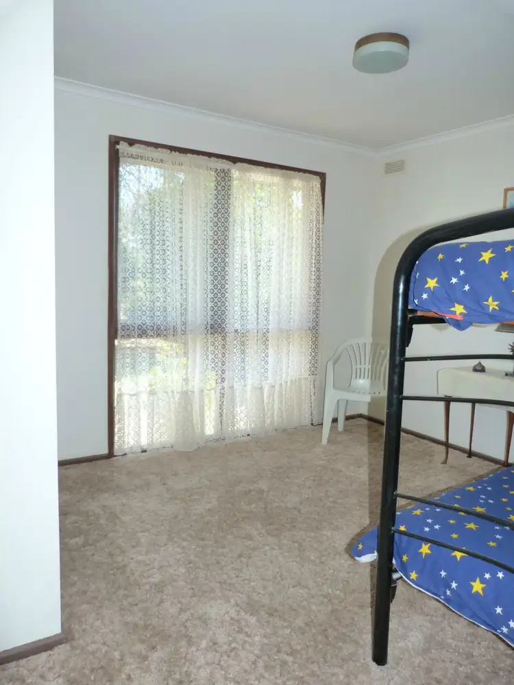 Fifth view of Homely house listing, 2 Hakea Court, Benalla VIC 3672